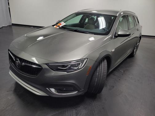 2018 Buick Regal TourX Essence