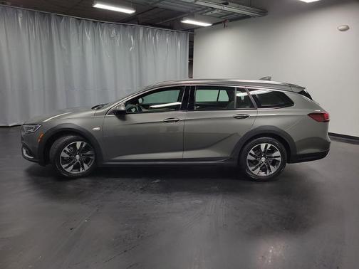 2018 Buick Regal TourX Essence