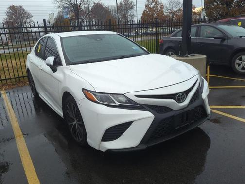 2019 Toyota Camry SE