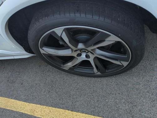 Crystal White Pearl 2019 Volvo XC90 T5 R-Design