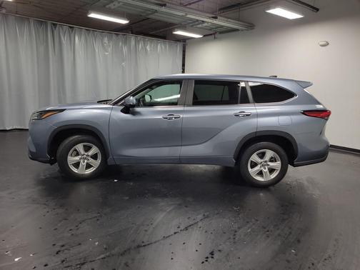 2023 Toyota Highlander Hybrid LE