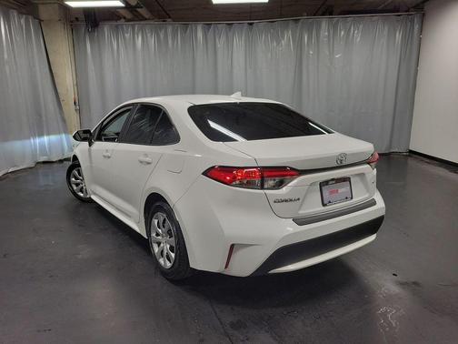 Super White 2021 Toyota Corolla LE
