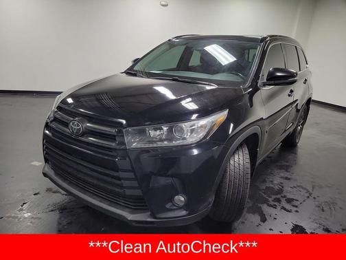 2017 Toyota Highlander SE