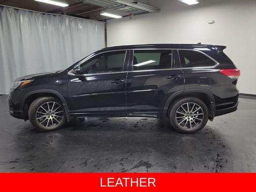 2017 Toyota Highlander SE