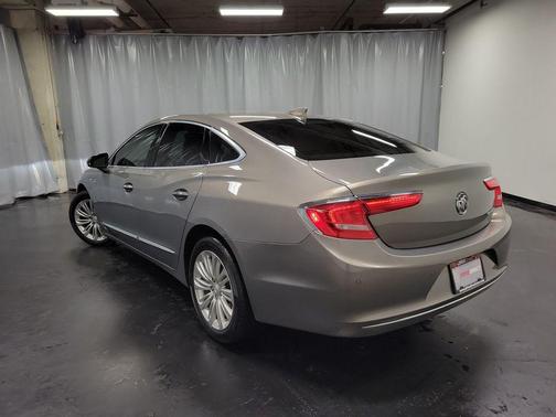 Pepperdust Metallic 2019 Buick LaCrosse Essence