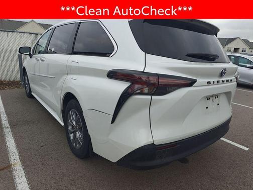 2024 Toyota Sienna XLE