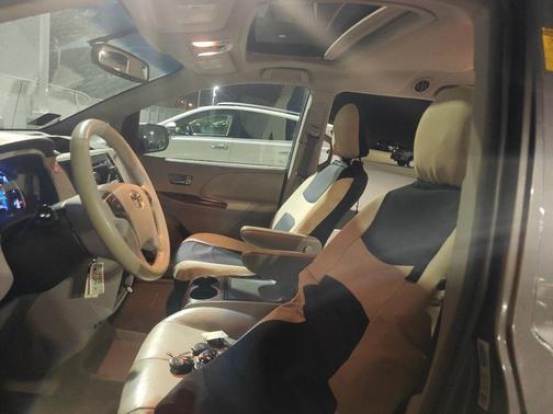 2013 Toyota Sienna XLE