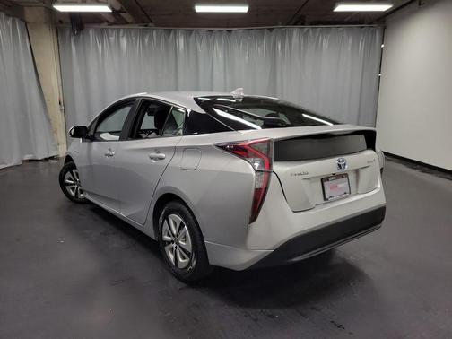 Classic Silver Metallic 2017 Toyota Prius Three