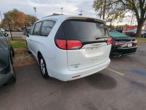 2021 Chrysler Voyager LXI
