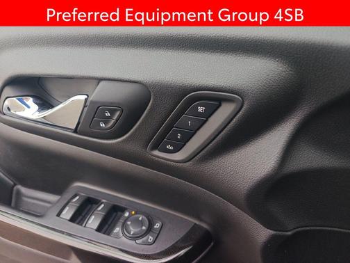 2022 GMC Acadia AWD AT4