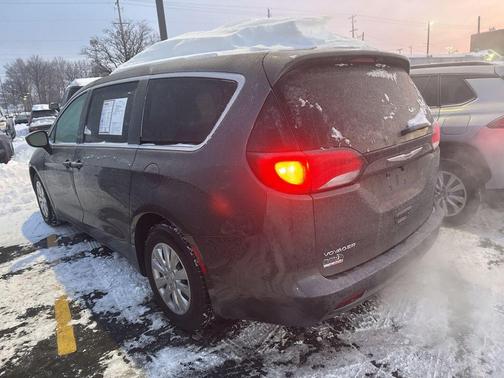 2020 Chrysler Voyager L