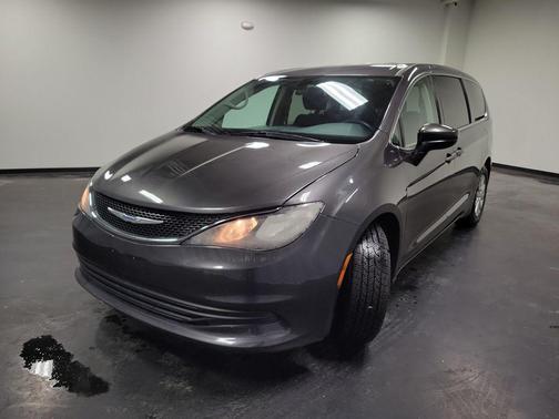 2020 Chrysler Voyager L