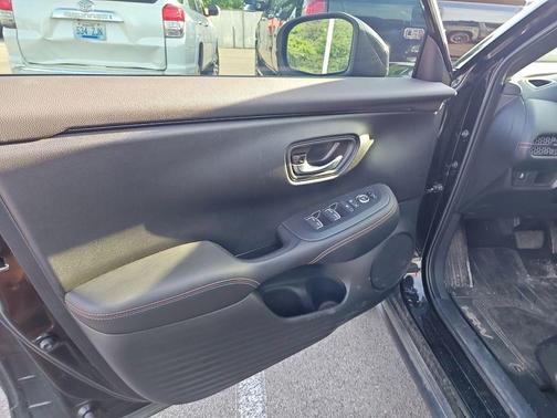 Crystal Black Pearl 2025 Honda HR-V AWD Sport