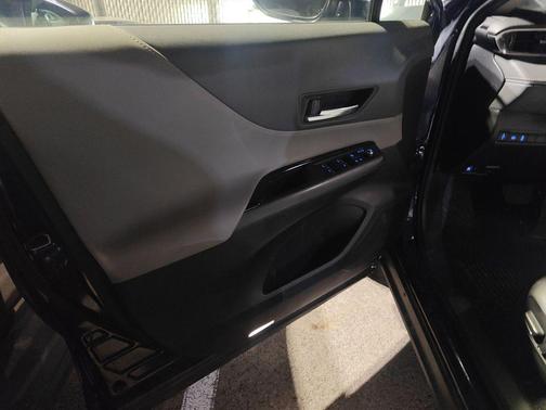 2022 Toyota Venza LE