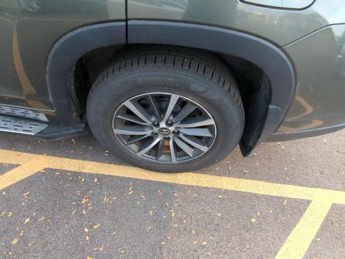 2017 Toyota Highlander SE