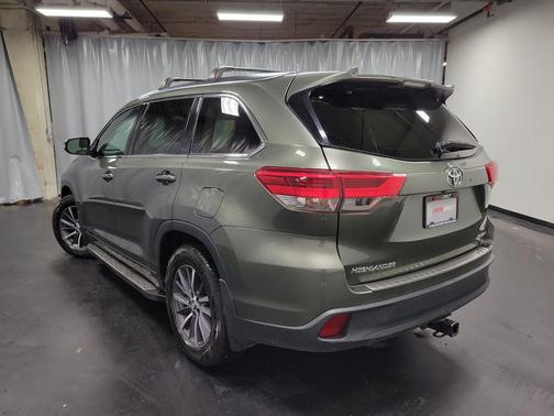 2017 Toyota Highlander SE