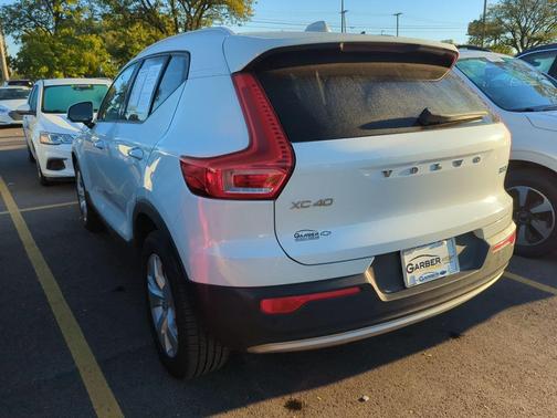 2020 Volvo XC40 T5 Momentum