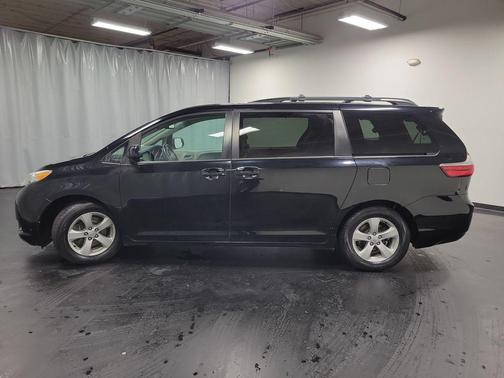 2015 Toyota Sienna LE