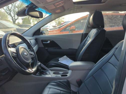 Silky Silver 2019 Kia Niro EX