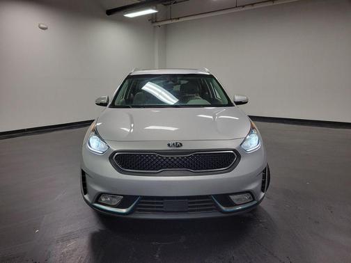 Silky Silver 2019 Kia Niro EX