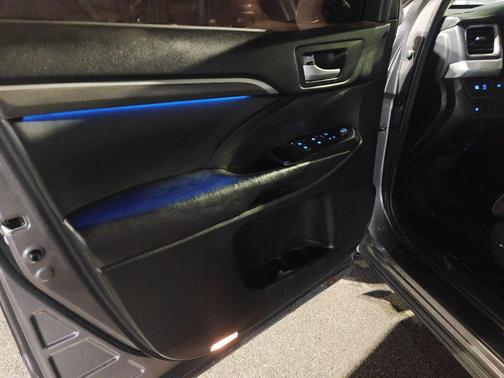 2017 Toyota Highlander SE