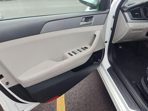 2019 Hyundai SONATA SE