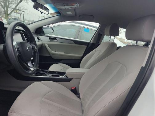2019 Hyundai SONATA SE