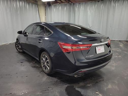 2016 Toyota Avalon XLE