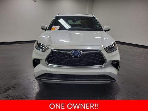 2023 Toyota Highlander Hybrid Platinum