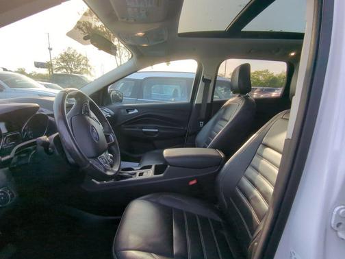 White Platinum Clearcoat Metallic 2018 Ford Escape SEL