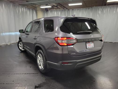 2023 Honda Pilot AWD LX