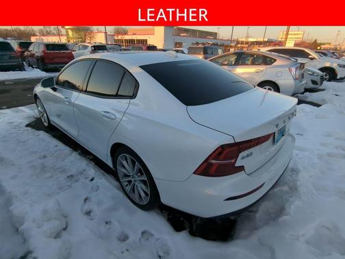 2020 Volvo S60 T5 Momentum