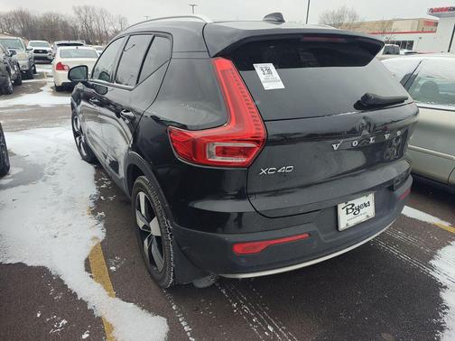 2019 Volvo XC40 T5 Momentum