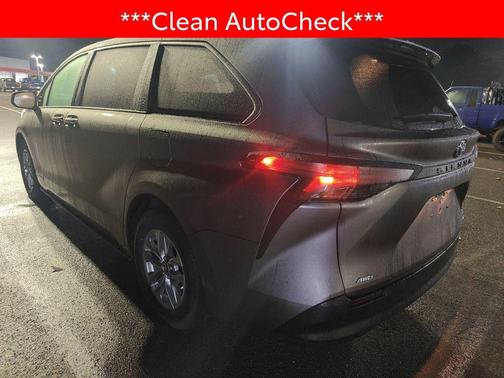 2021 Toyota Sienna LE