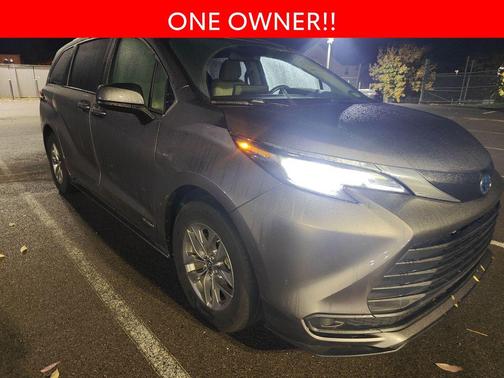 2021 Toyota Sienna LE