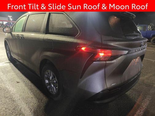 2021 Toyota Sienna LE