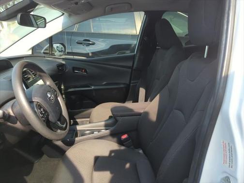 2022 Toyota Prius LE
