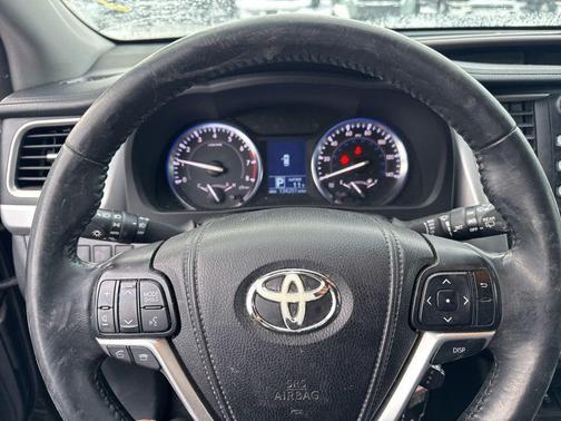 2015 Toyota Highlander LE