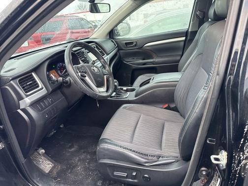 2015 Toyota Highlander LE