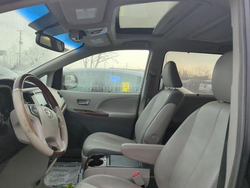 2014 Toyota Sienna Limited