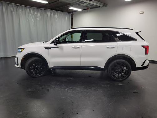 Glacial White Pearl 2023 Kia Sorento SX
