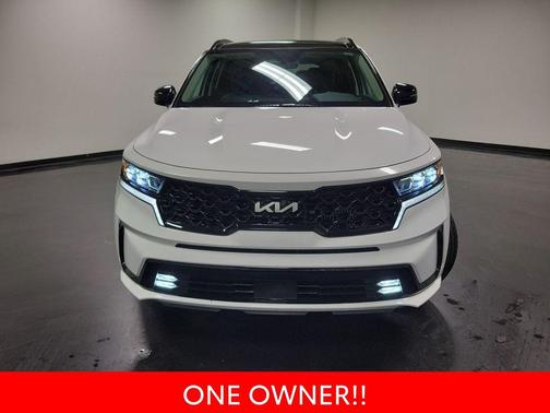 Glacial White Pearl 2023 Kia Sorento SX
