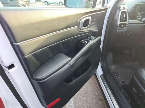 Glacial White Pearl 2023 Kia Sorento SX