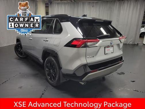 2022 Toyota RAV4 Hybrid SE