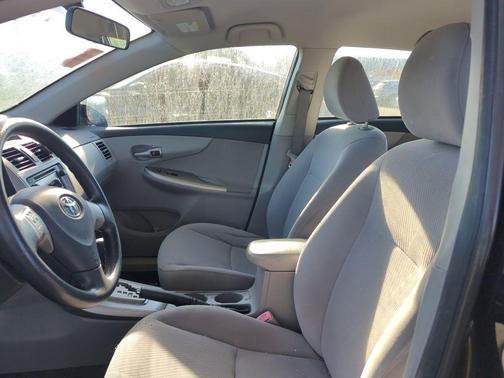 Black Sand Pearl 2013 Toyota Corolla LE