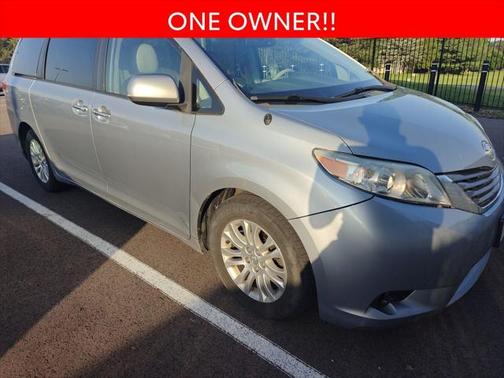 2014 Toyota Sienna XLE