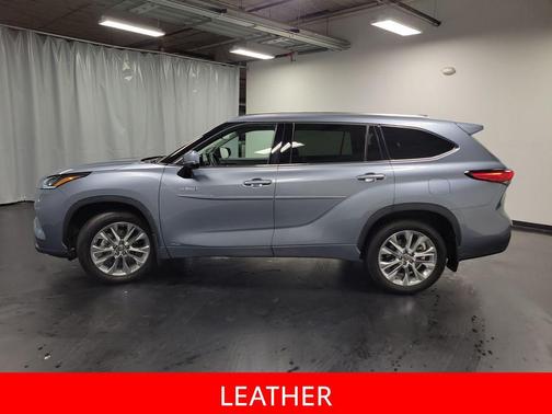 Moon Dust 2021 Toyota Highlander Hybrid Limited
