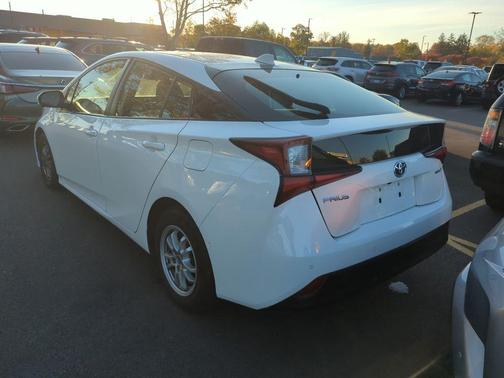 2022 Toyota Prius LE