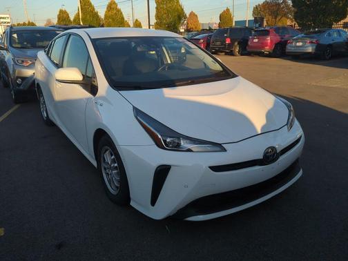 2022 Toyota Prius LE