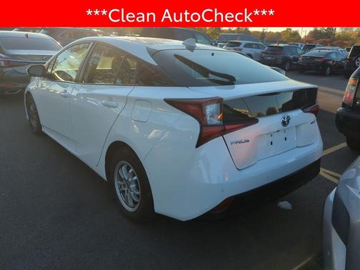 2022 Toyota Prius LE